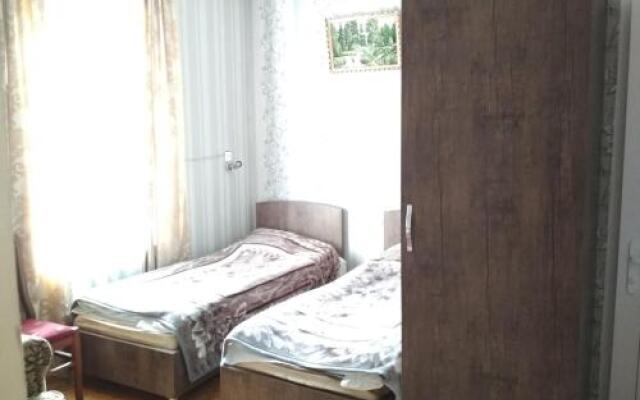Guest House Kavkasioni 33