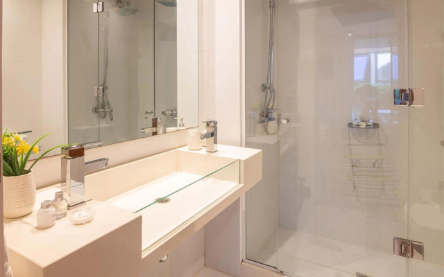 Oceana Suites Be House