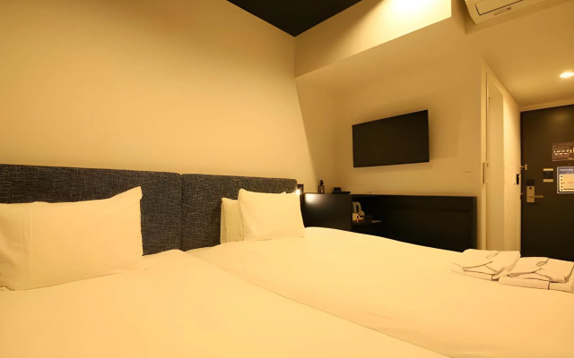 HOTEL TRAD Replay