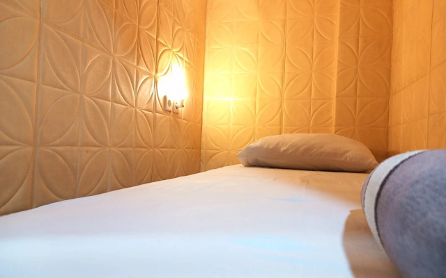 RedDoorz @ Luxury Homestay near Aloha Waru Surabaya