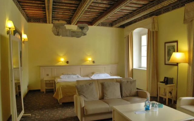 Hotel Metamorphis