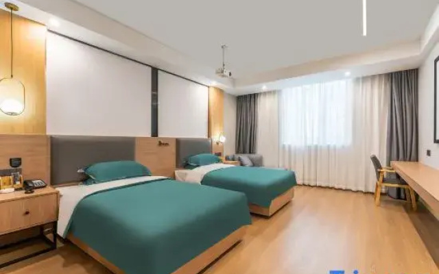 Seman Hotel (Qingdao Jinggangshan Road Subway Station)