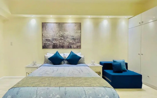 La Mirada Deluxe Suites with Oceanview
