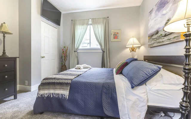 Dog-friendly Dayton Home: 1 Mi to Downtown!