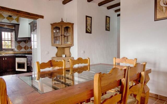 Cada Adrian Almachar by Ruralidays