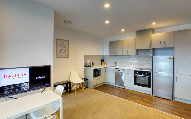 Ramada Suites By Wyndham Victoria Street West