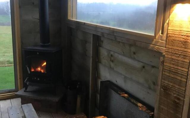 sleeps 12 / hot tub / cinema / pets welcome