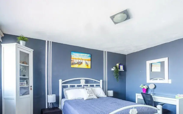 Artist's Loft With Private Jacuzzi & Roof Terrace