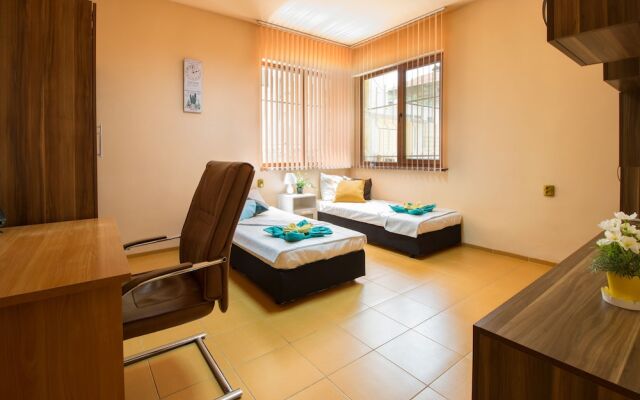FM Luxury 2-BDR Apartment - Rocky House