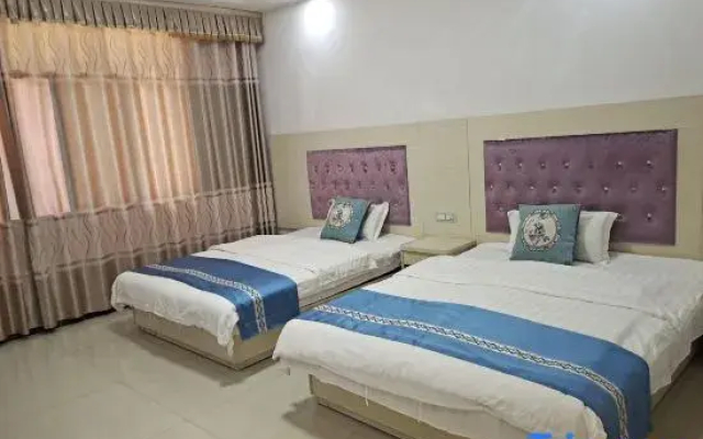 Xinning Xinlong Hotel