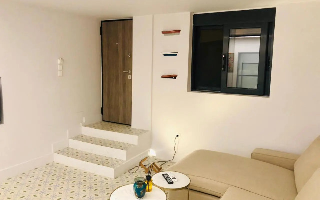 Athos 18 KOLONAKI SQUARE CENTRAL!!!