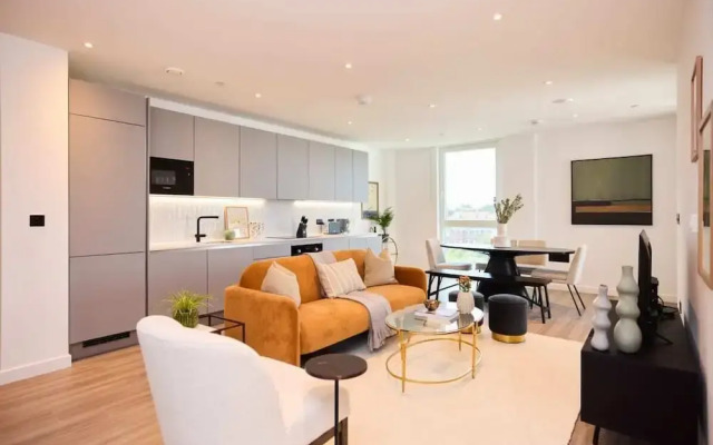 The Tottenham Classic - Charming 2bdr Flat With Balcony