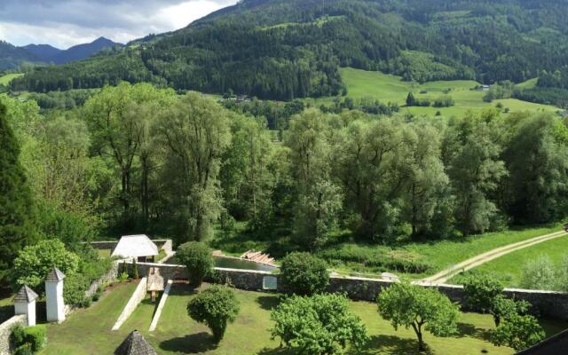 Schloss Gstatt