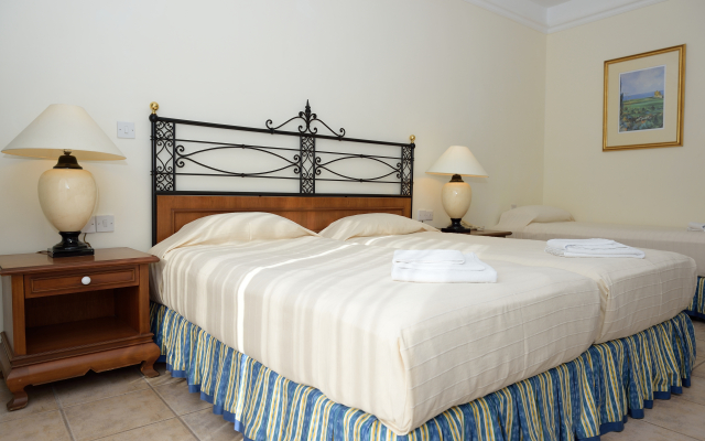 Oriana Hotel