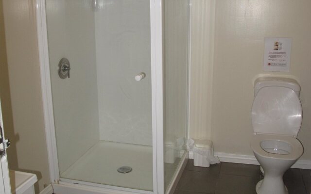 Dorset House Backpackers / Dorset Apartments