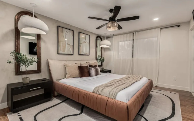 Solanova Designer Oasis With Cocktail Pool Theater