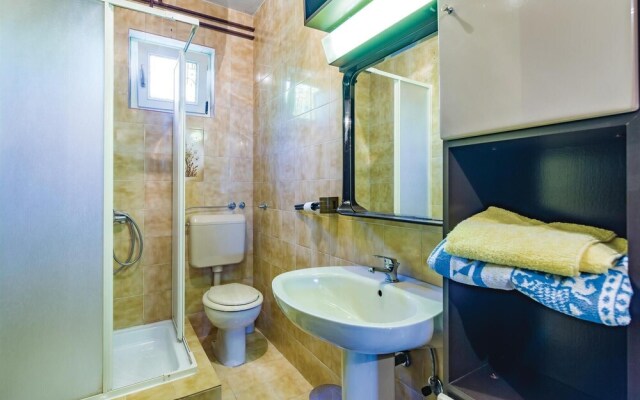 Beautiful Home in Novigrad With Wifi and 2 Bedrooms