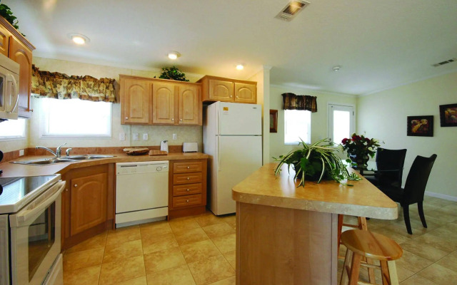 Groves RV Resort
