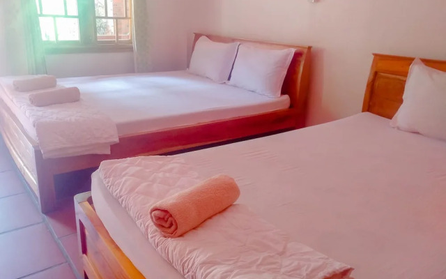 Be Home 3 Hostel and Bungalow