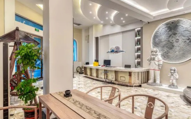 Taizhou Yunshangfenglin Hotel