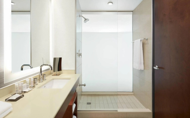 Montreal Airport Marriott In-Terminal Hotel