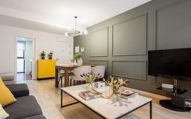 Spain Select San Joaquin Apartments