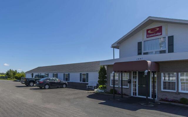 Econo Lodge & Suites Saint John