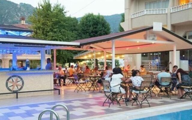 Selen Hotel Icmeler