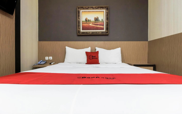 RedDoorz Plus @ Tuparev Cirebon