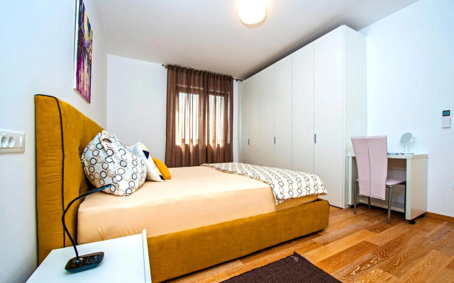 Sunset Luxury Apartment