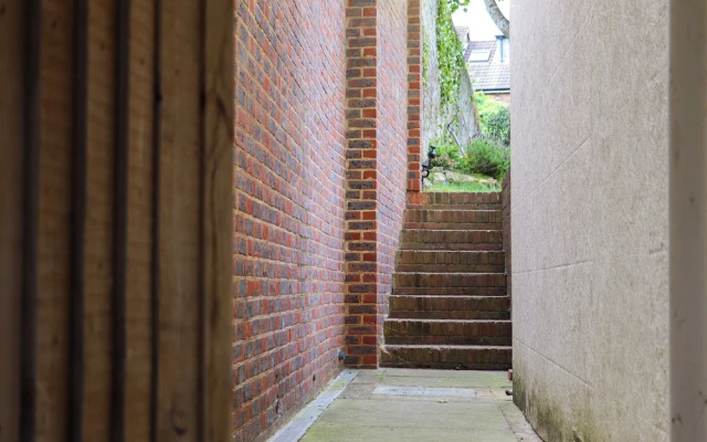 Grosvenor Abode