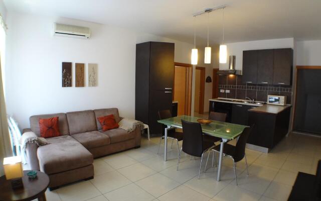 Eri Apartment E040