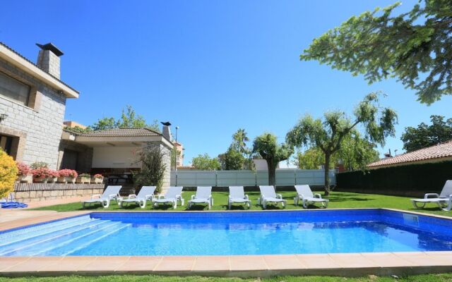 Villa Residencial Para 16 Personas en Cambrils
