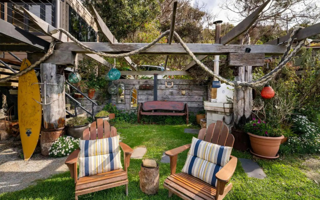 Y Vue - Beachside Apartment with Ocean Views