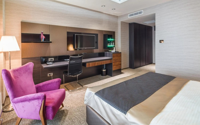 Sky Blue Hotel & Spa