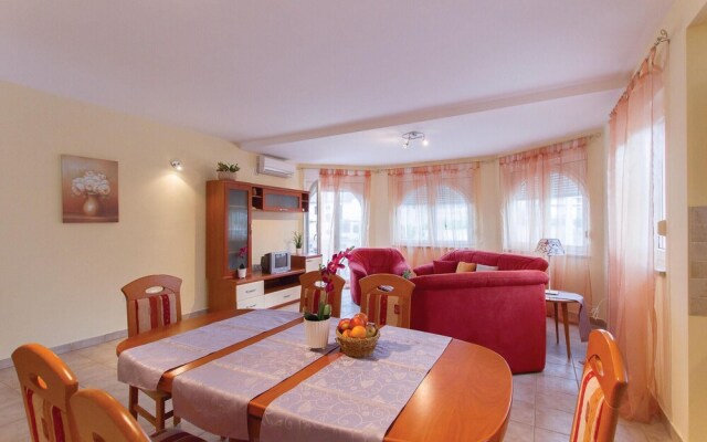 Beautiful Home in Palit With 4 Bedrooms