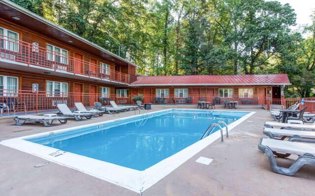Quality Inn Creekside - Downtown Gatlinburg