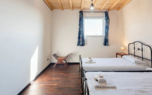 Pleasant 2BR flat next to Genoa Port