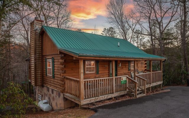 Sleepin' Inn 2 Bedroom Cabin by RedAwning