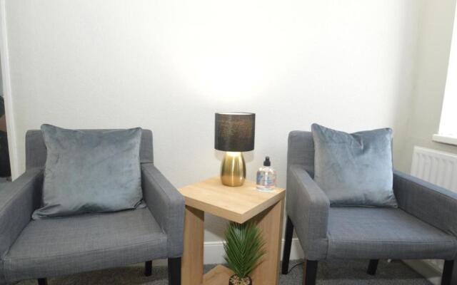 Spacious and Homely 3 Bedroom Flat - SuiteLivin