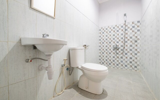 Crown Residence by OYO Rooms