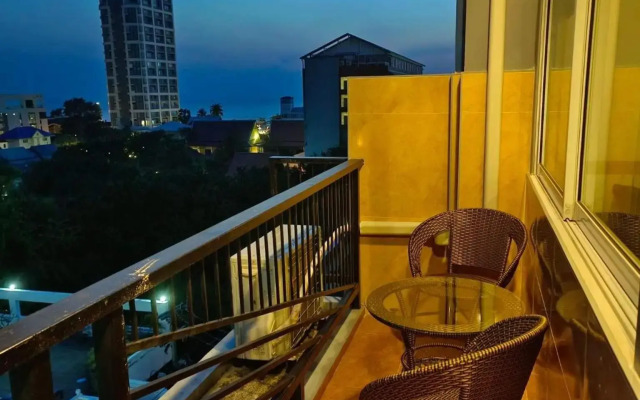 Trio Gems Condo Beach