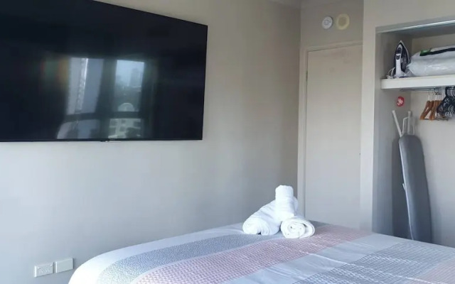 Chevron Tower3 has 2bedrooms 2beds With Car Park