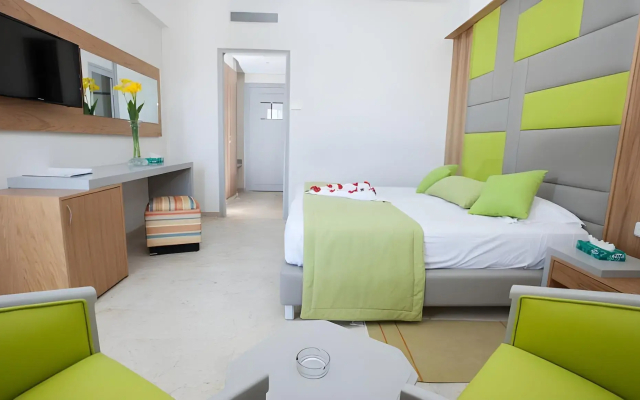 Houda Yasmine Marina & SPA