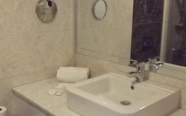 Etap Altinel Aliaga Hotel