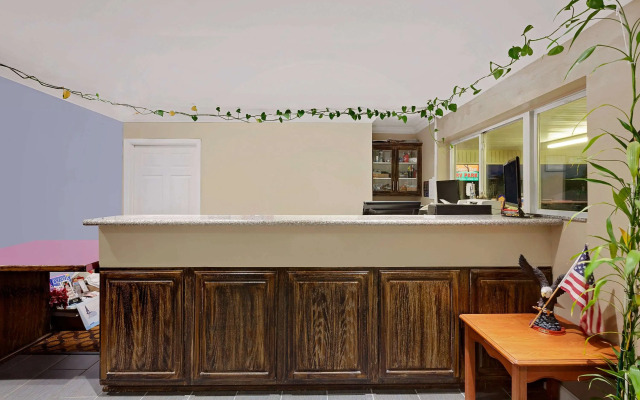 Super 8 by Wyndham Siloam Springs