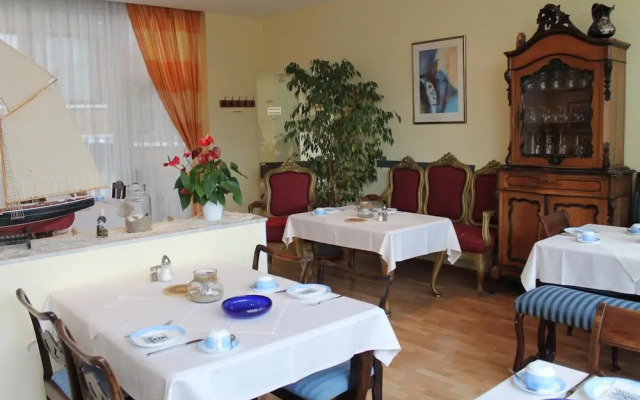 Mimosa Hotel