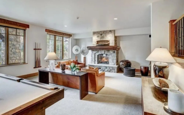 5 Bedroom Luxury Townhome in Lionshead Village