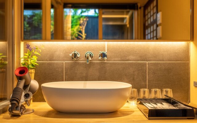 Guesthouse Hana Petalstream Villa