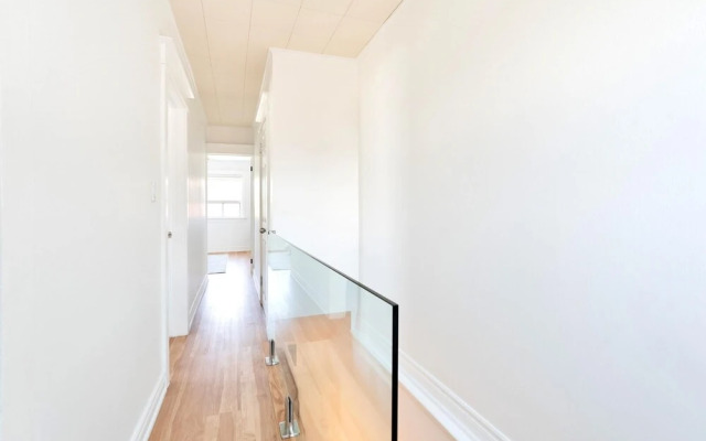 3BR Townhouse - St Clair West Village w Parking